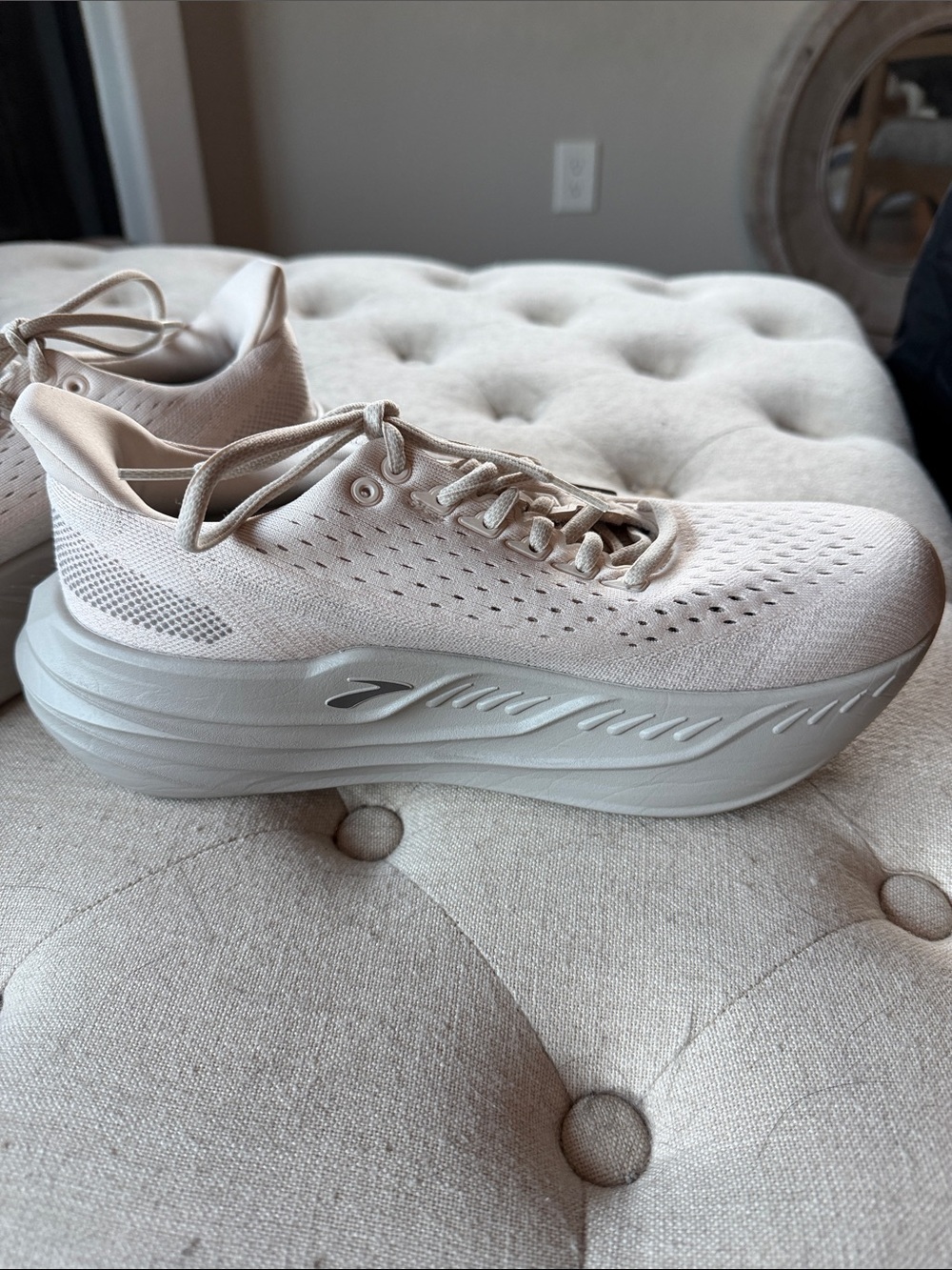 Women's Brooks Glycerin Max 
Worn twice